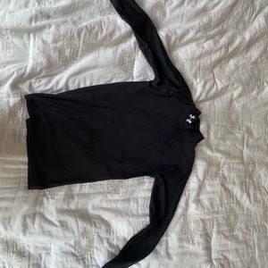 Black long sleeve compression under amour shirt.